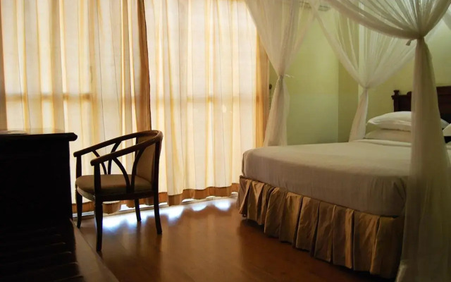Mc-Ellys Hotel