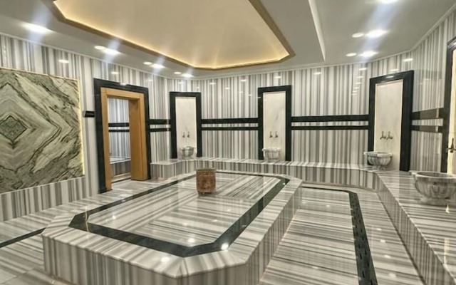 S Class Hotel Convention Center