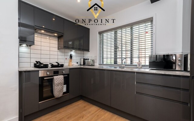 FRESH 2 Bedroom Apt With Parking