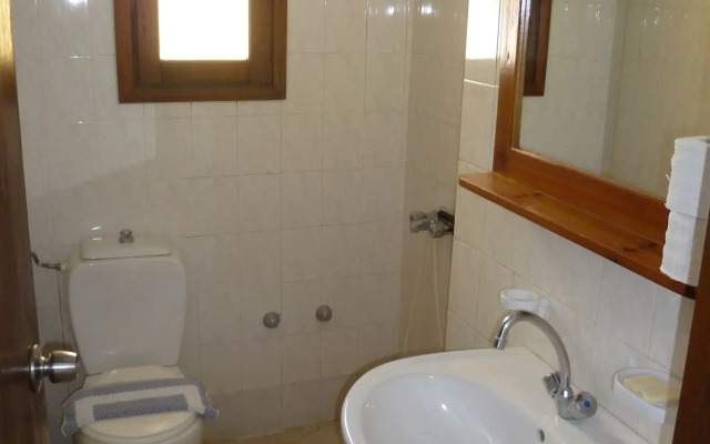 Karmi Studios & Apartments