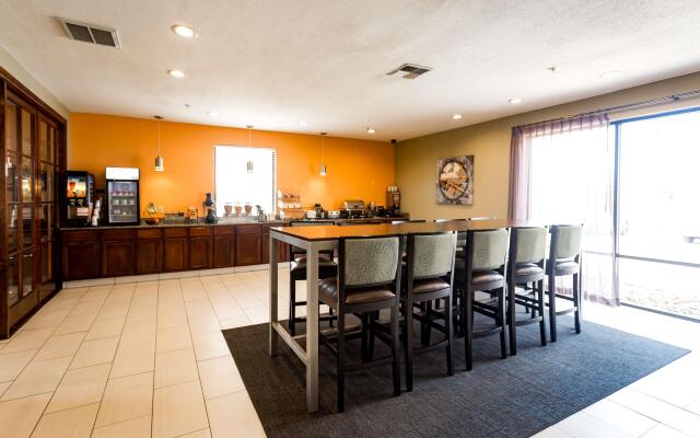 Days Inn by Wyndham Round Rock