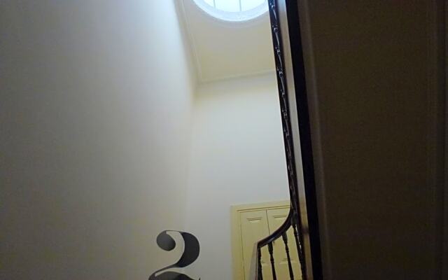 Canvas Atelier Hostel