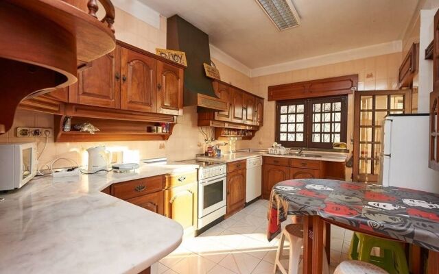 Help Yourself Hostels - Carcavelos
