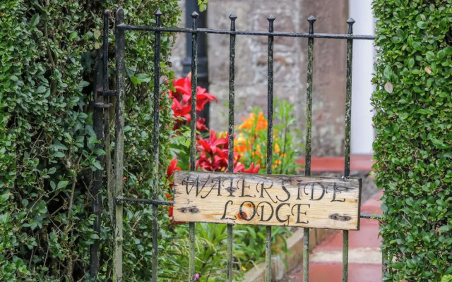 Waterside Lodge