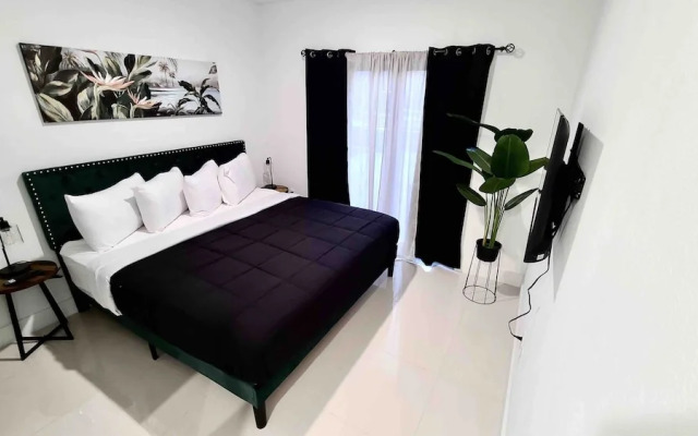 Green Luxurious 5BD Jungle House by FL Keys MIA