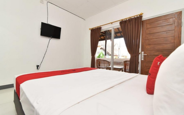 RedDoorz near Tanjung Benoa Beach