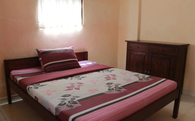 Citrus Tree Rooms - Arik