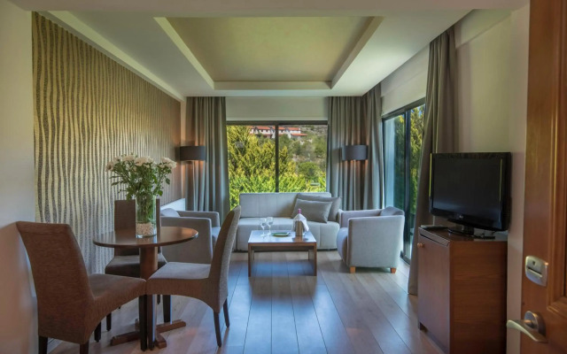 Rodon Hotel and Resort