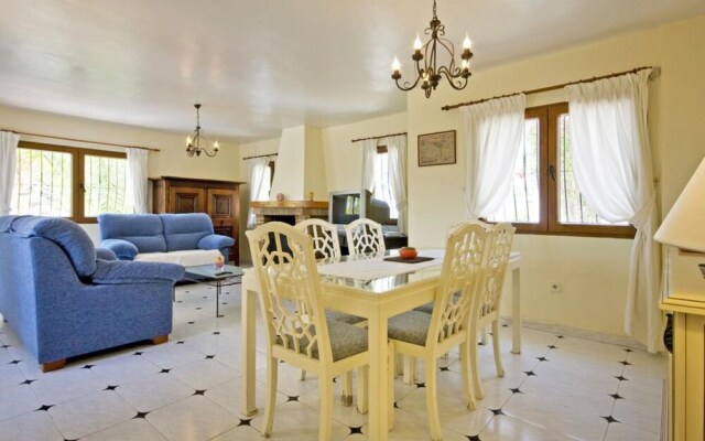 Villa - 3 Bedrooms with Pool and WiFi - 106427