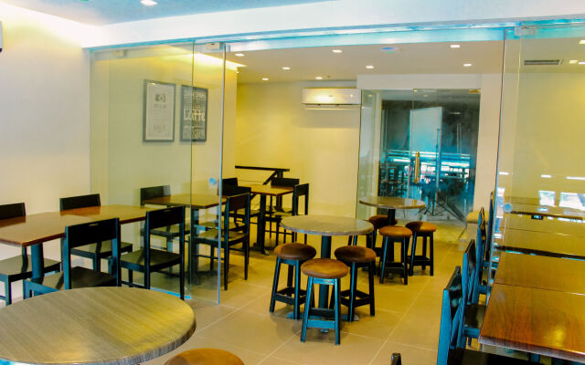 Mabolo Royal Hotel