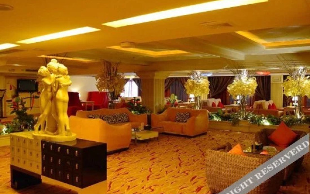 Xiangyang Oriental Hawaii Holiday Hotel