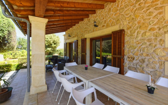 Luxurious country house with pool near the town of Alcudia
