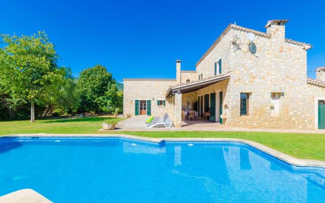 CAN SALAT - Villa for 9 people in Lloseta.