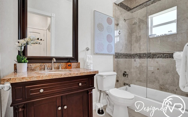 8-BR with Pool & Mini-golf & Soccer