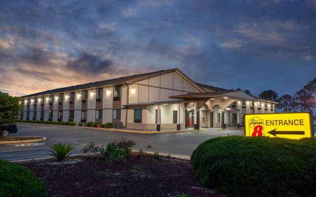 Super 8 by Wyndham Waycross GA