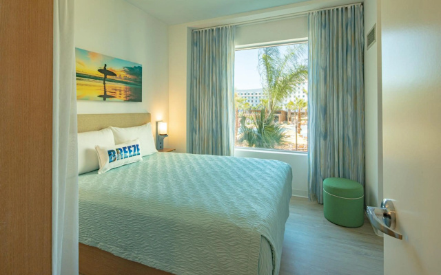 Universal Endless Summer Resort - Dockside Inn and Suites - Image 3