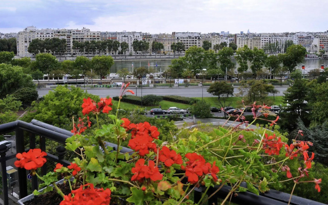 Mercure Paris Tour Eiffel Pont Mirabeau