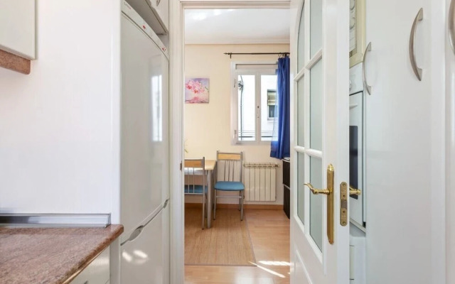 Cosy 1 Bed Apt, Sleeps 2 Near Las Delicias & Metro