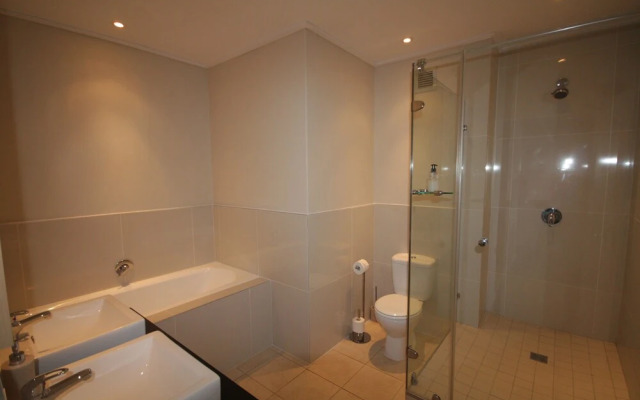 Manhattan Towers 507 by CTHA