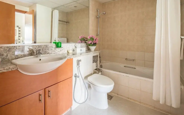 Spacious 1BR in The Greens!