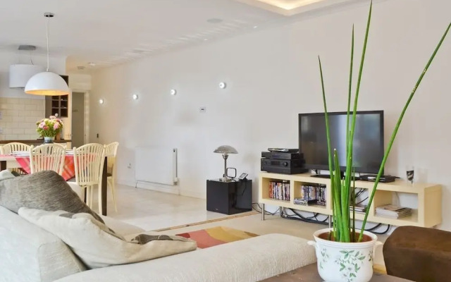 Crieff Armoury Luxury Self Catering Apartment