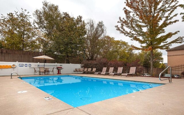 Best Western Plus Hannaford Inn & Suites