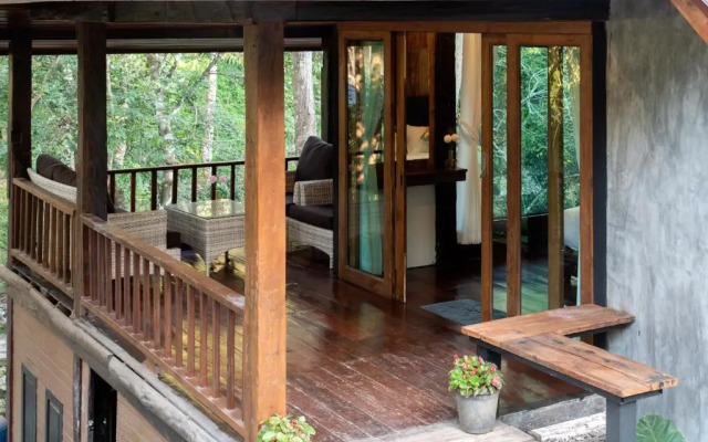 Tawan Riverside - Elephant Resort