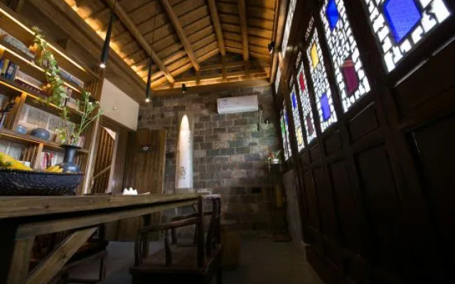 Bushe Wenyue Guesthouse