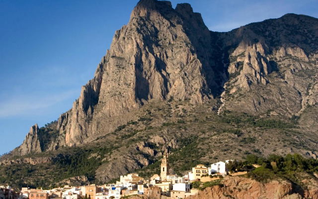 Puig Campana Nature Suites Hotel & BTT