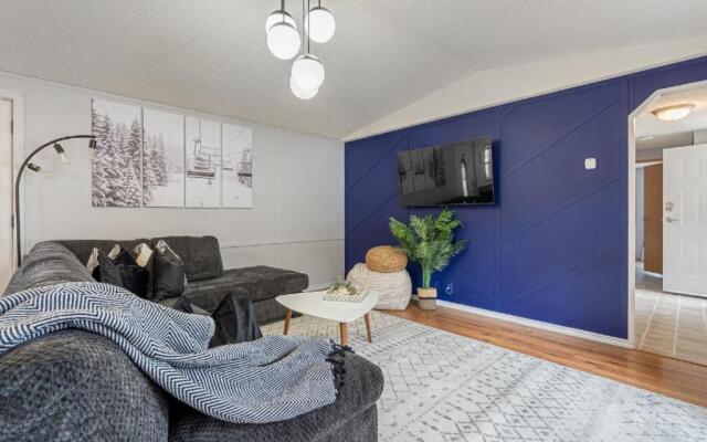 Mountain Time I Powderkeg I Firepit l King Bed