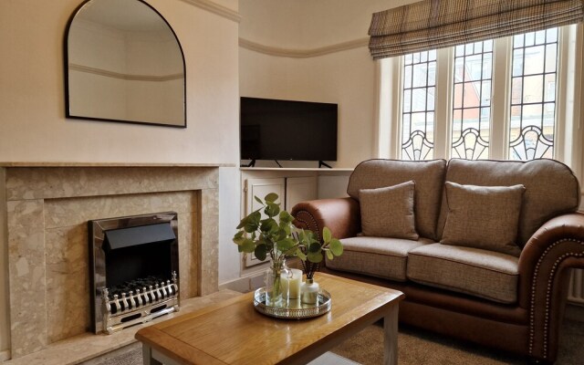 Dysa South Clifton House