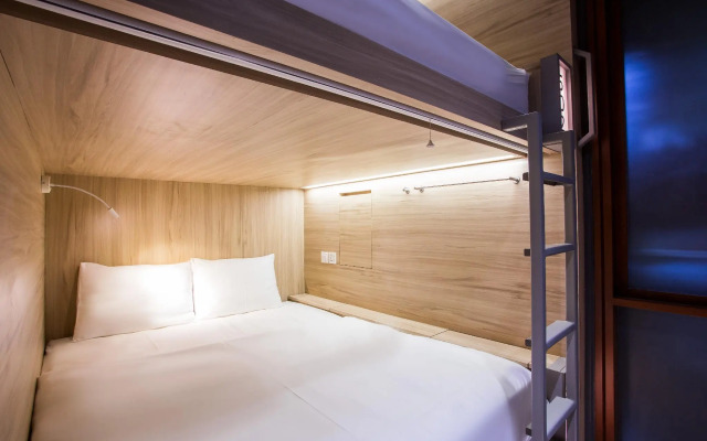 H-Ostel - Adults Only