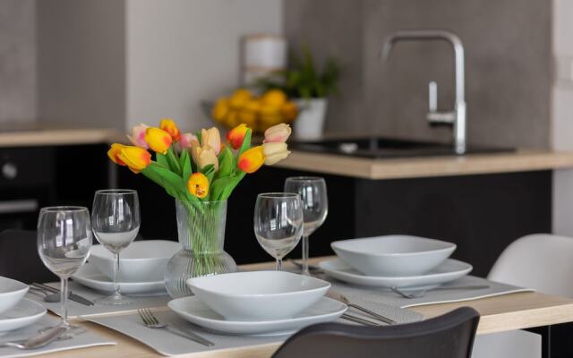 Warsaw Glebocka Apartment by Renters