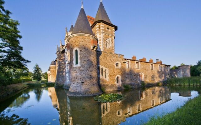 Château De La Colaissière