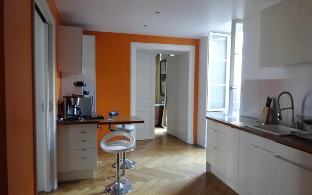 Les Serruriers - Appartement Spacieux avec Terrasse & Parking