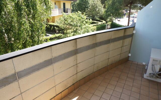 Holiday House With Pool and Garden