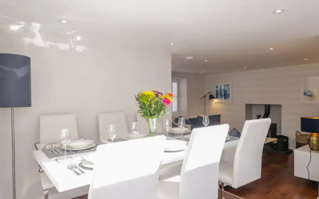 36 Sandend Village