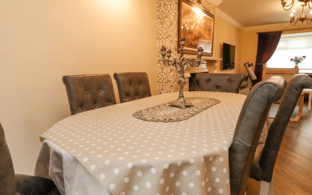 23 Wolsey Close