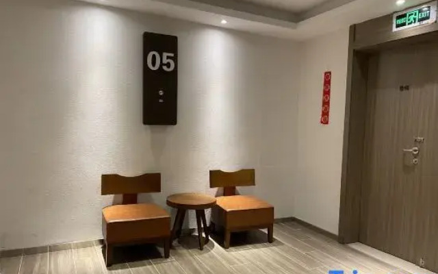 HanTing Hotel (Nanjing Fuqiao Subway Station Future City)
