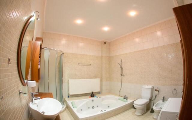 Vier Luxury House