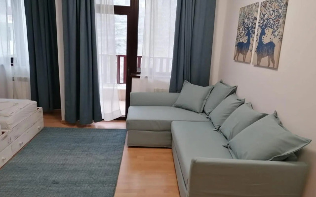 Flora Violet Studio Apartment nr 10