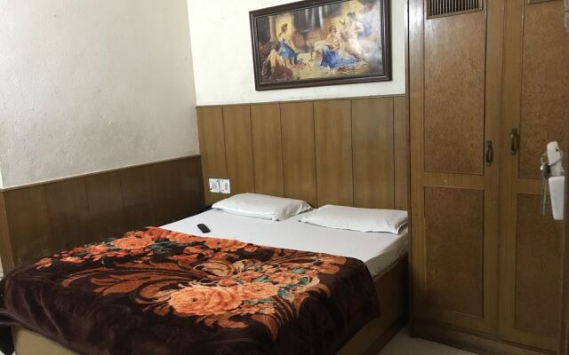 Hotel Jyoti Deluxe