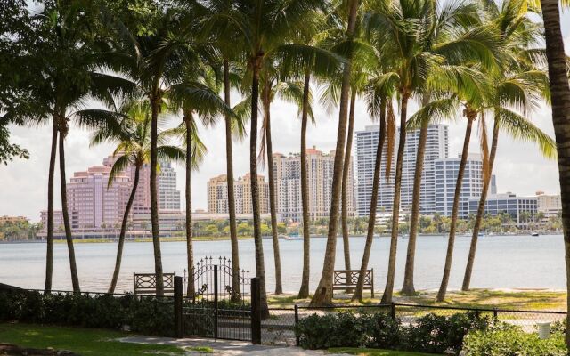 Grandview Heights Vacation Homes – Grey Mist