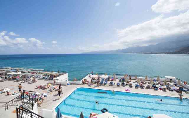 Horizon Beach Hotel