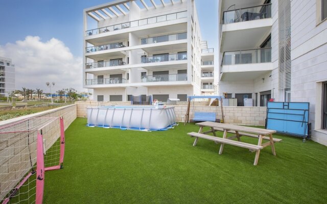 Stylish Garden Apartment near Akhziv Beach