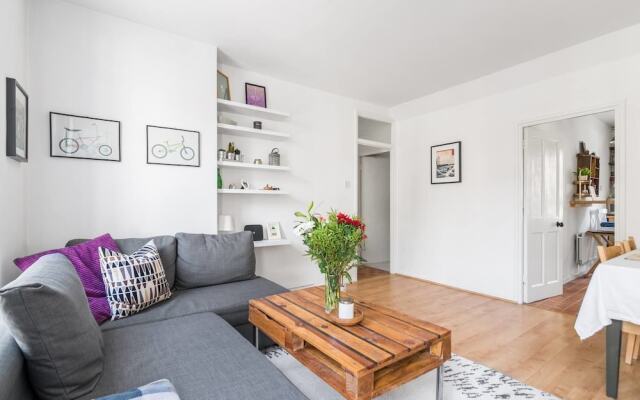 Cosy 1 Bedroom Flat in Quiet Wapping