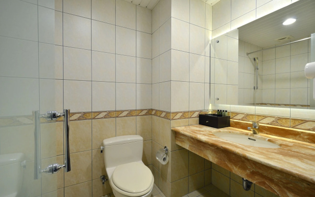 King's Paradise Hotel