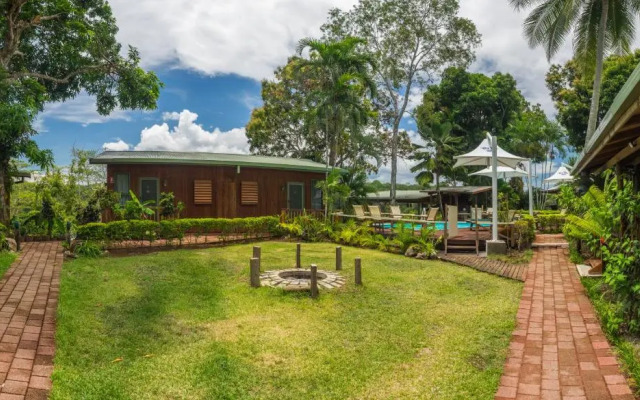Tufi Resort