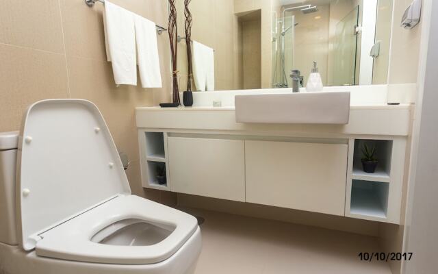 The Aristo Resort 32 by Holy Cow