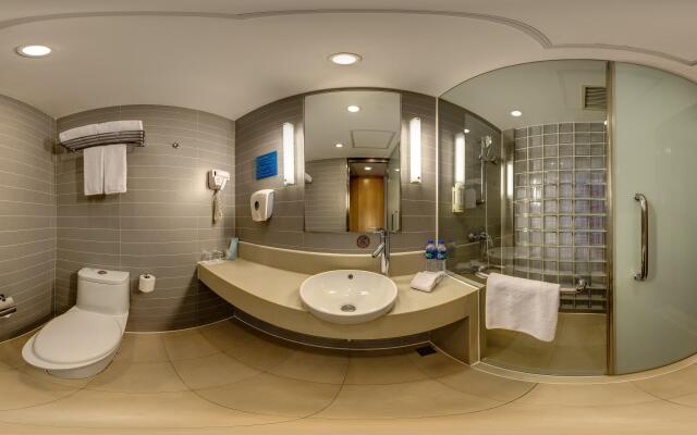 Holiday Inn Express Shanghai Jinqiao Central by IHG